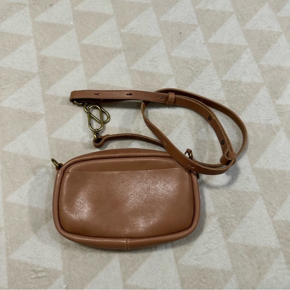 Madewell Small Caribiner Crossbody Bag in Warm Hickory